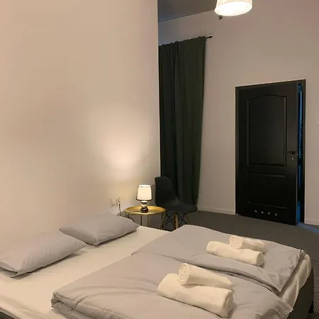 Hostel Lanzo Abar *