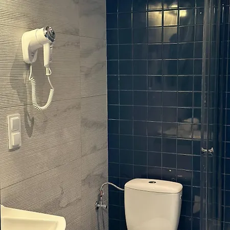 Hostel Lanzo Abar *